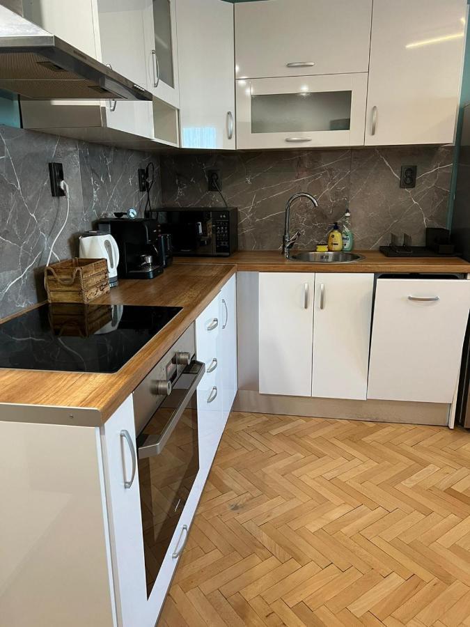 Al Malina 3Bdr Family Apt With Parking Space Near Airport And Iec Sofie Exteriér fotografie