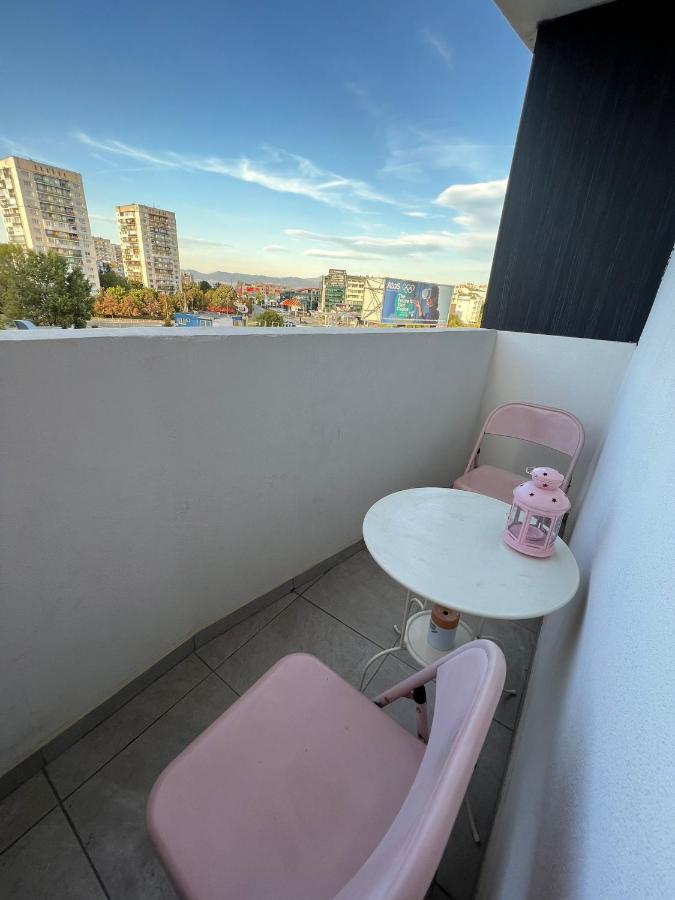 Al Malina 3Bdr Family Apt With Parking Space Near Airport And Iec Sofie Exteriér fotografie