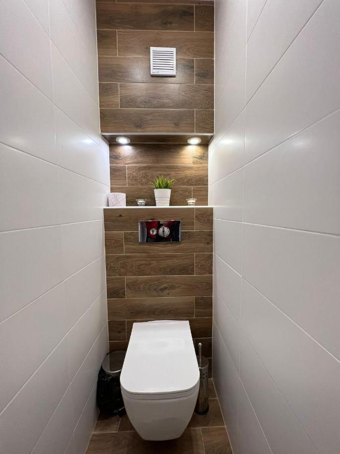 Al Malina 3Bdr Family Apt With Parking Space Near Airport And Iec Sofie Exteriér fotografie